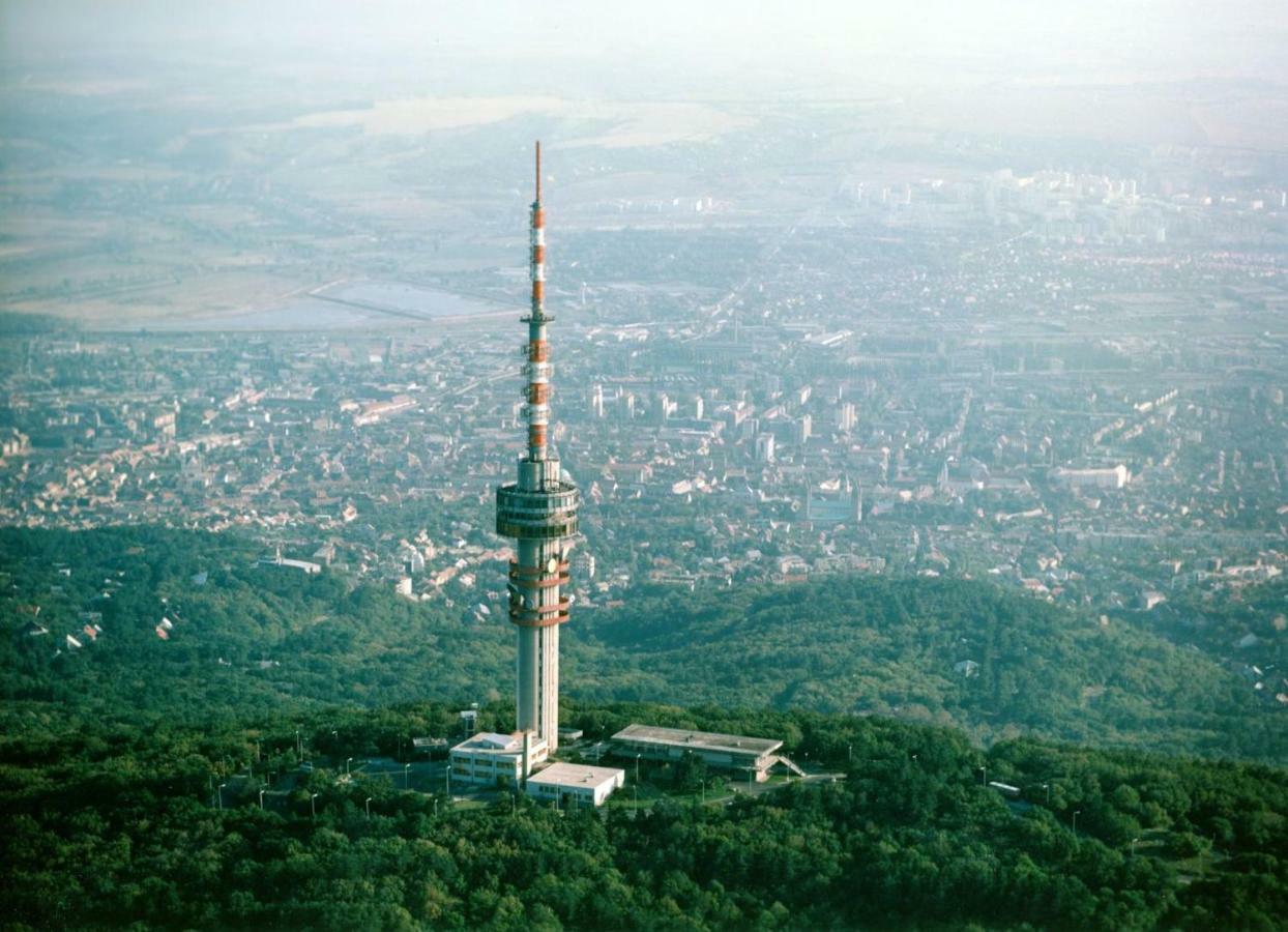 Egyetemváros - A. apartman Pécs Esterno foto