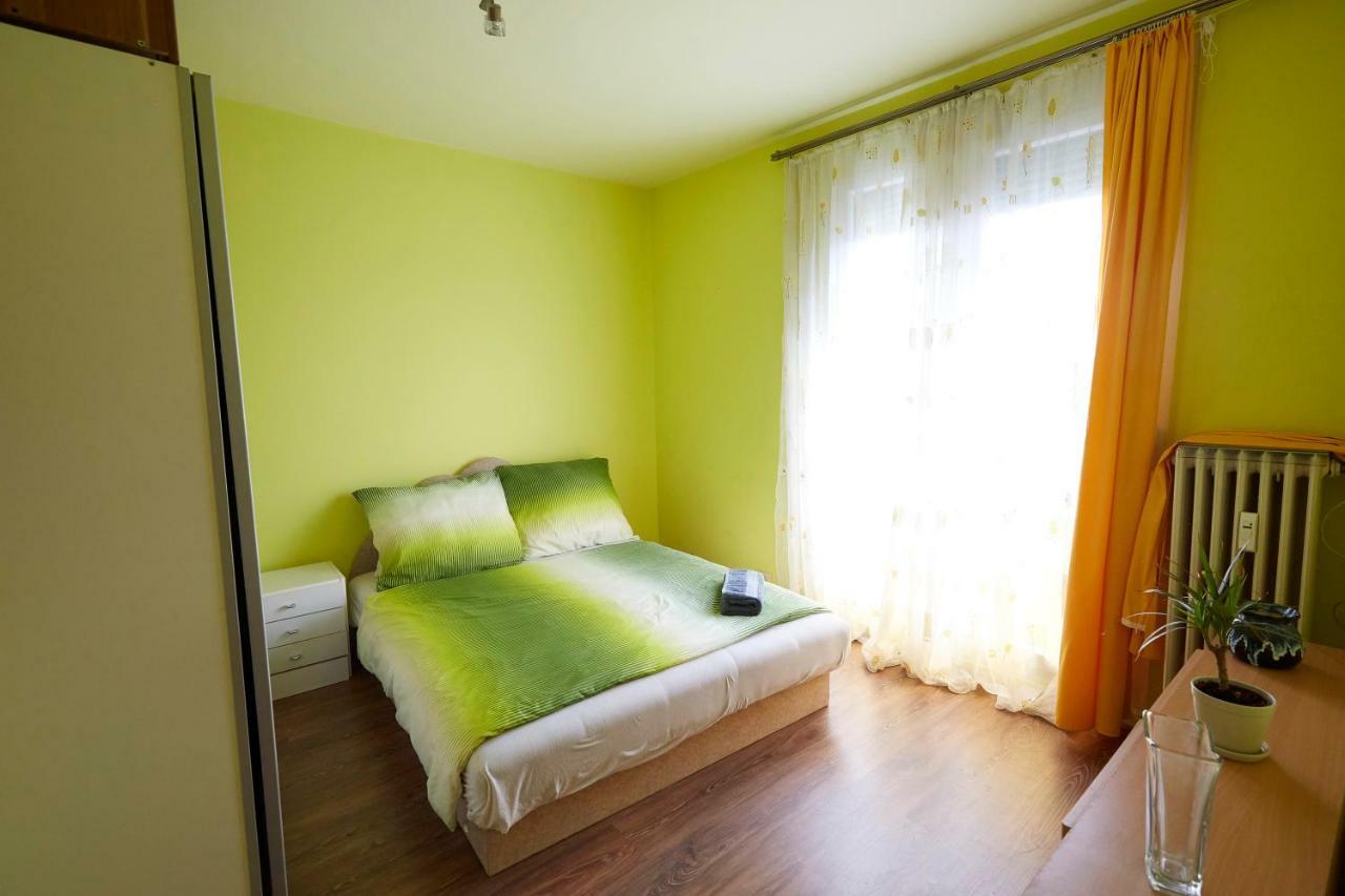 Egyetemváros - A. apartman Pécs Esterno foto