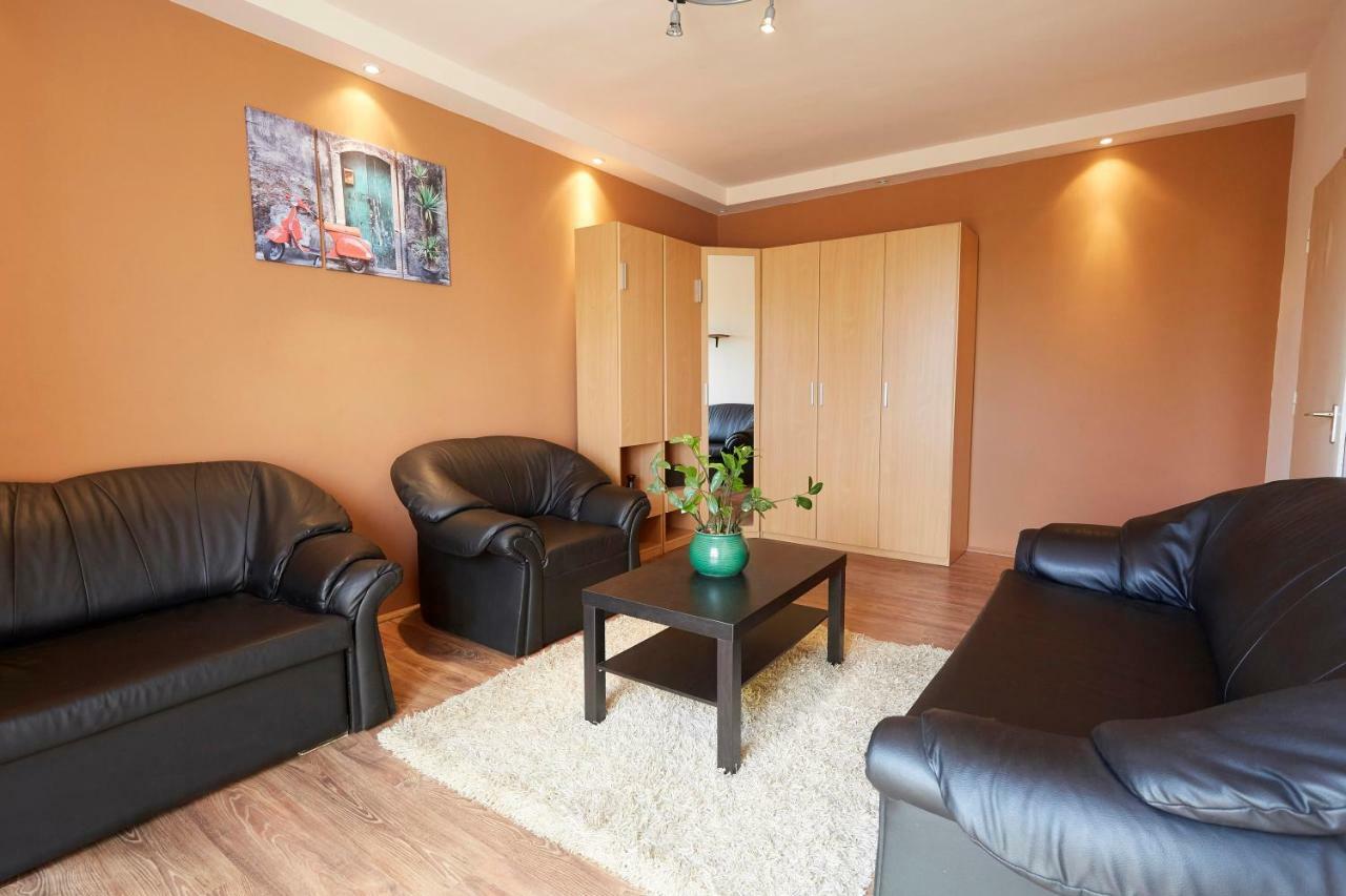 Egyetemváros - A. apartman Pécs Esterno foto
